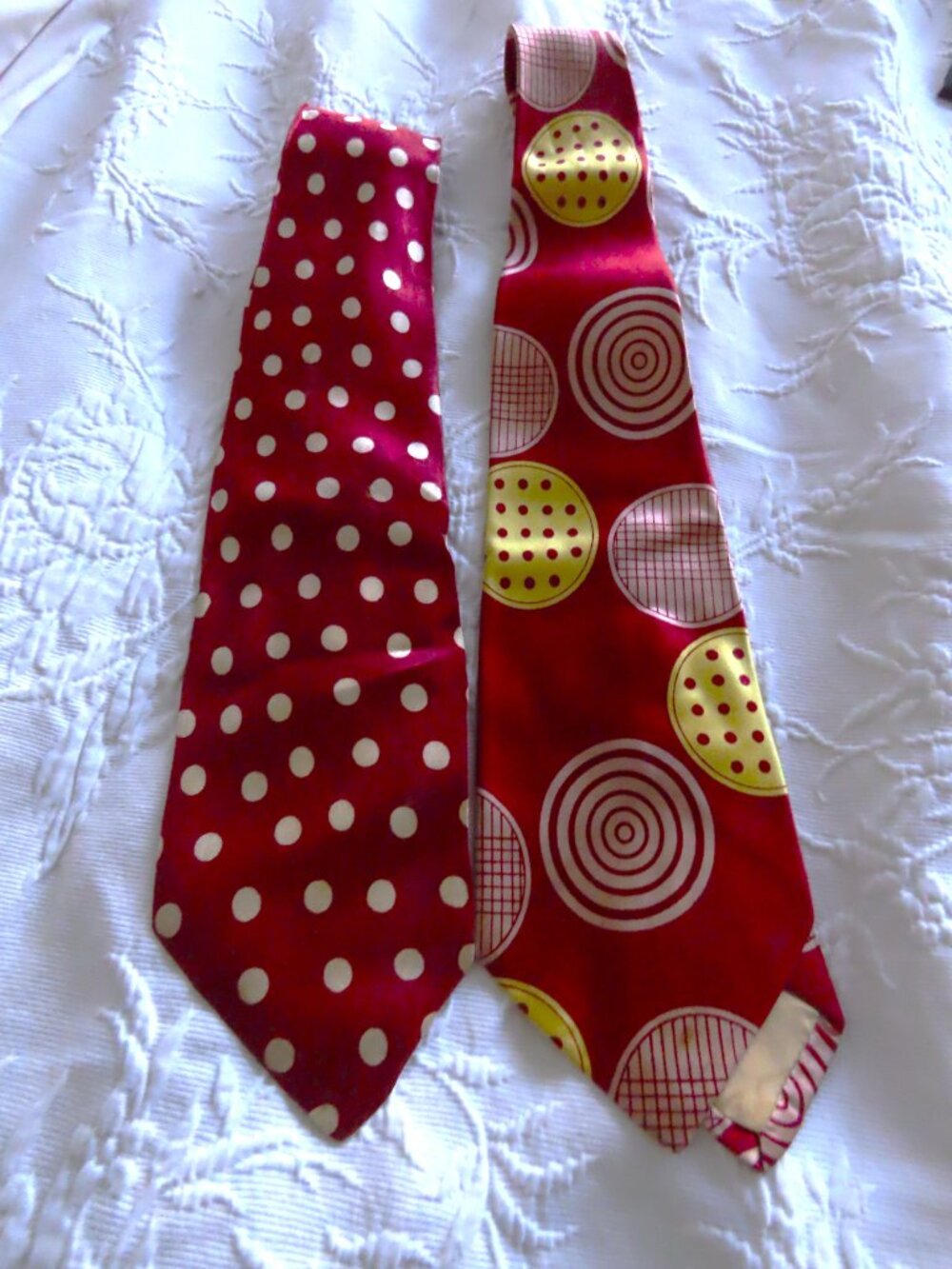 VINTAGE COOL TIES